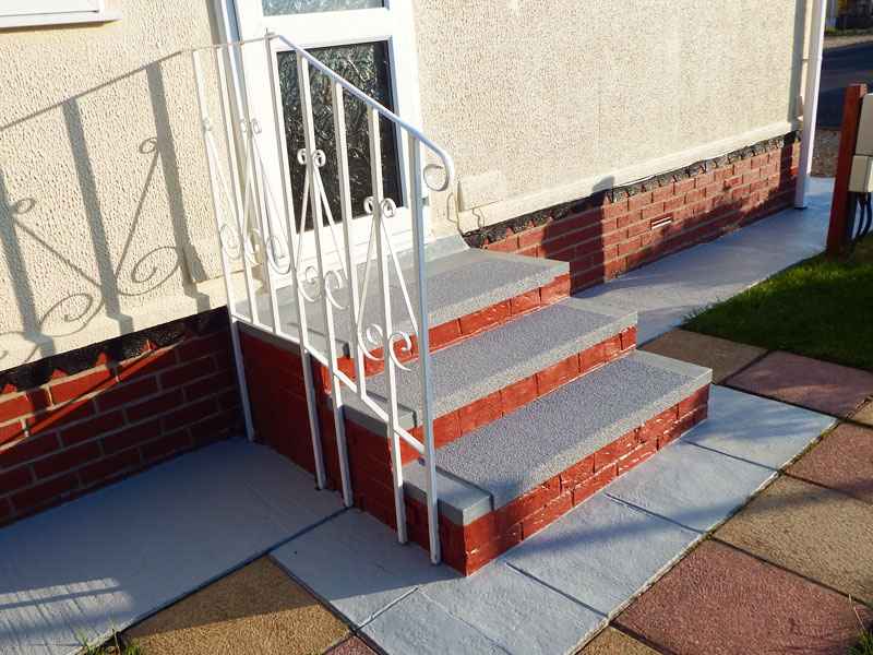 Colour matched anti slip stair treads
