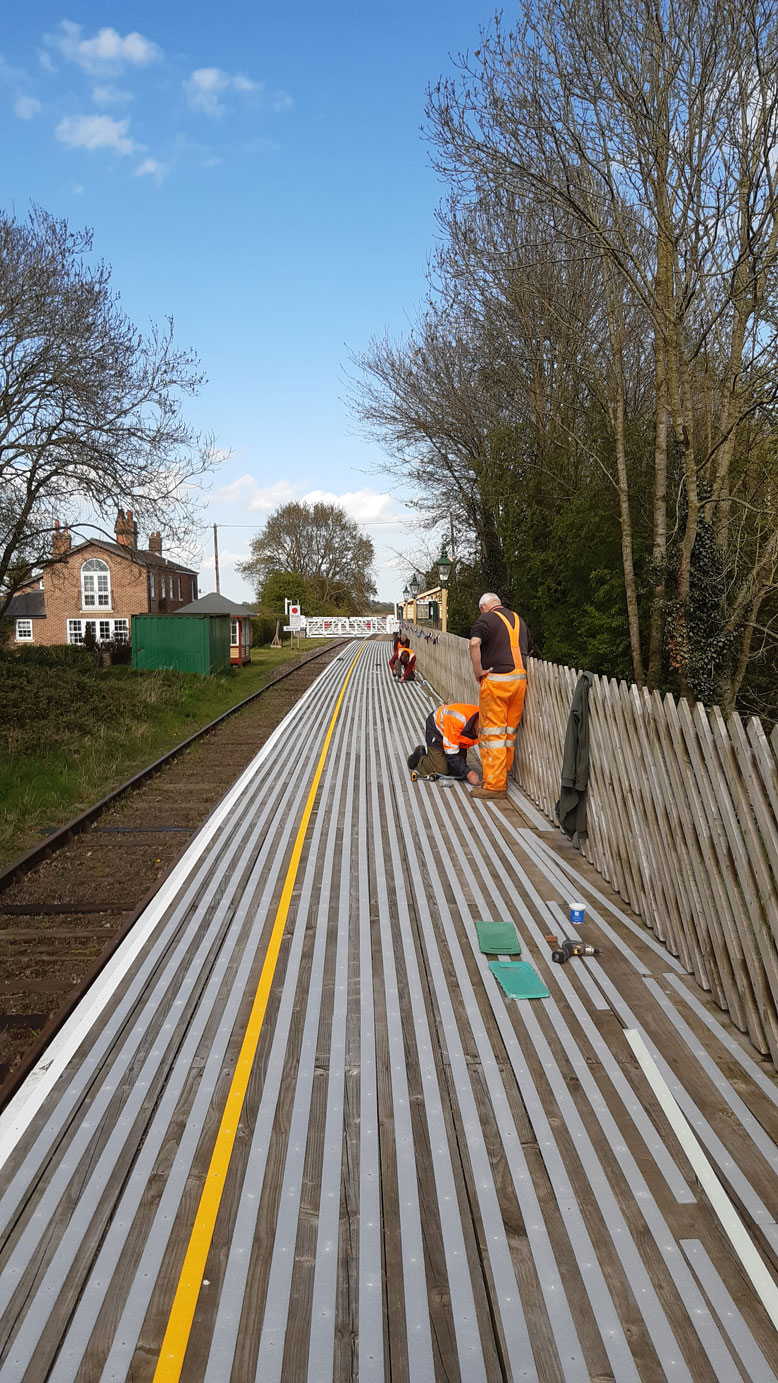 2504 3 The side strips are laid