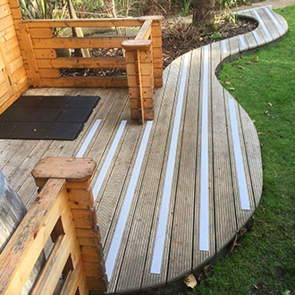 Colourdec multi-grit colours were used for the pathway.