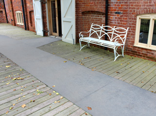 Home to an array of independent shops, galleries and eateries.