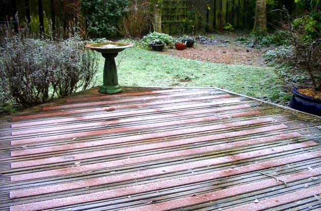 Decking strips anti-slip gritted surface - ideal for frosty or wet conditions.