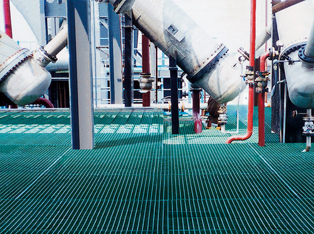 Grating for walkways, loading docks, gantries and work stations. Proven reliability in high traffic areas, giving excellent slip resistance.